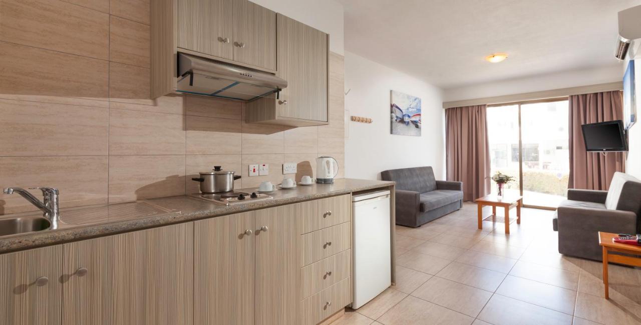 Penelope Beach Hotel Apts 普罗塔拉斯 外观 照片